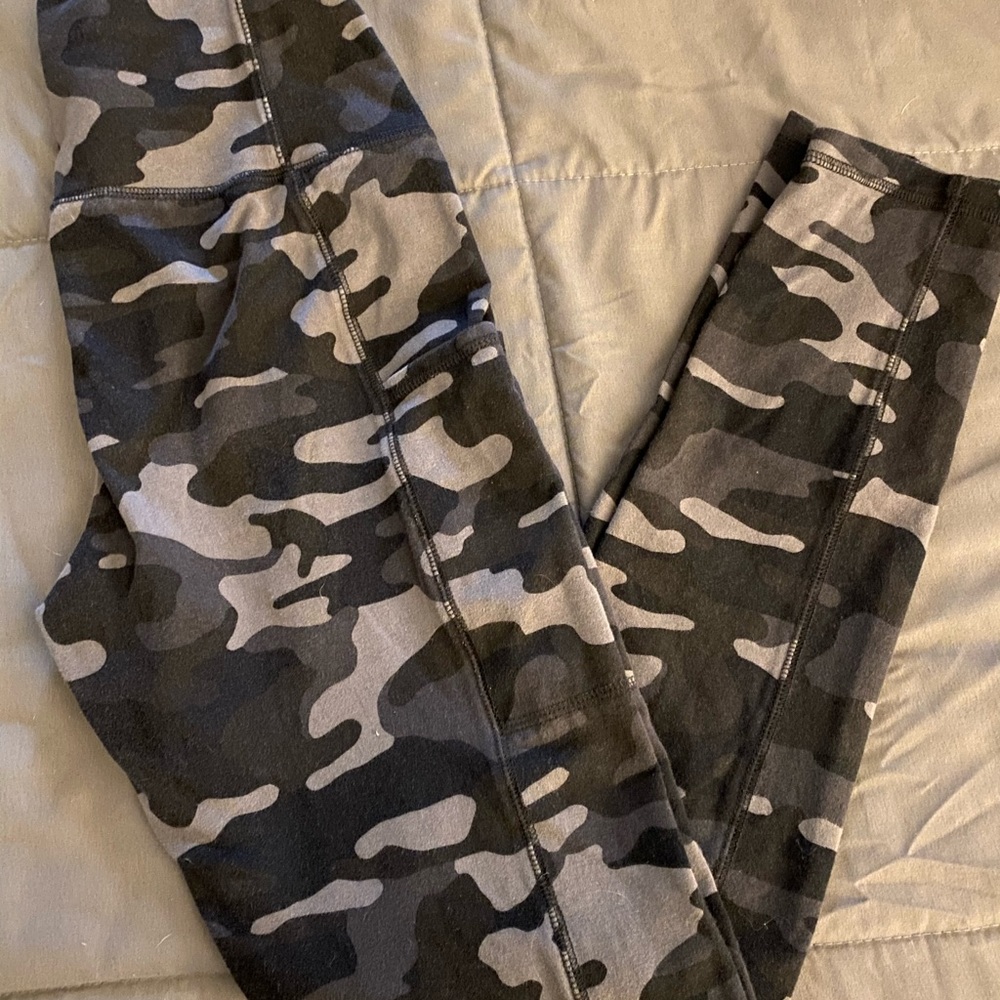 NY&Co. Camo Leggings